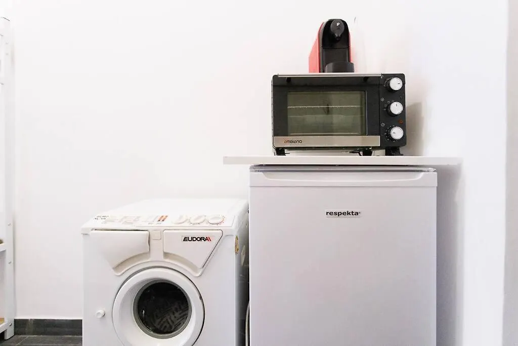 Urban Capsule Apartment - Near Mariahilfer Strasse Vienna