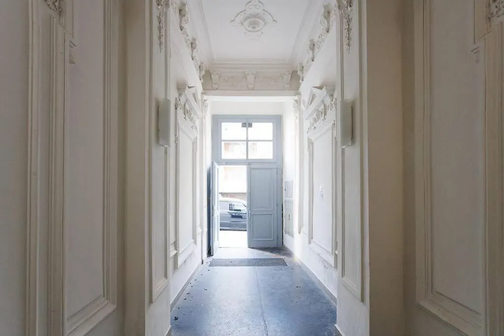 Urban Capsule Apartment - Near Mariahilfer Strasse Vienna Austria
