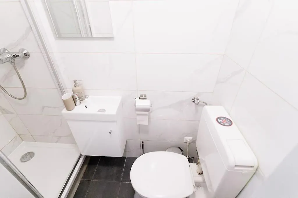 Urban Capsule Apartment - Near Mariahilfer Strasse Vienna