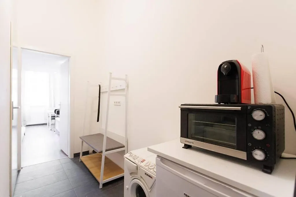 Urban Capsule Apartment - Near Mariahilfer Strasse Vienna