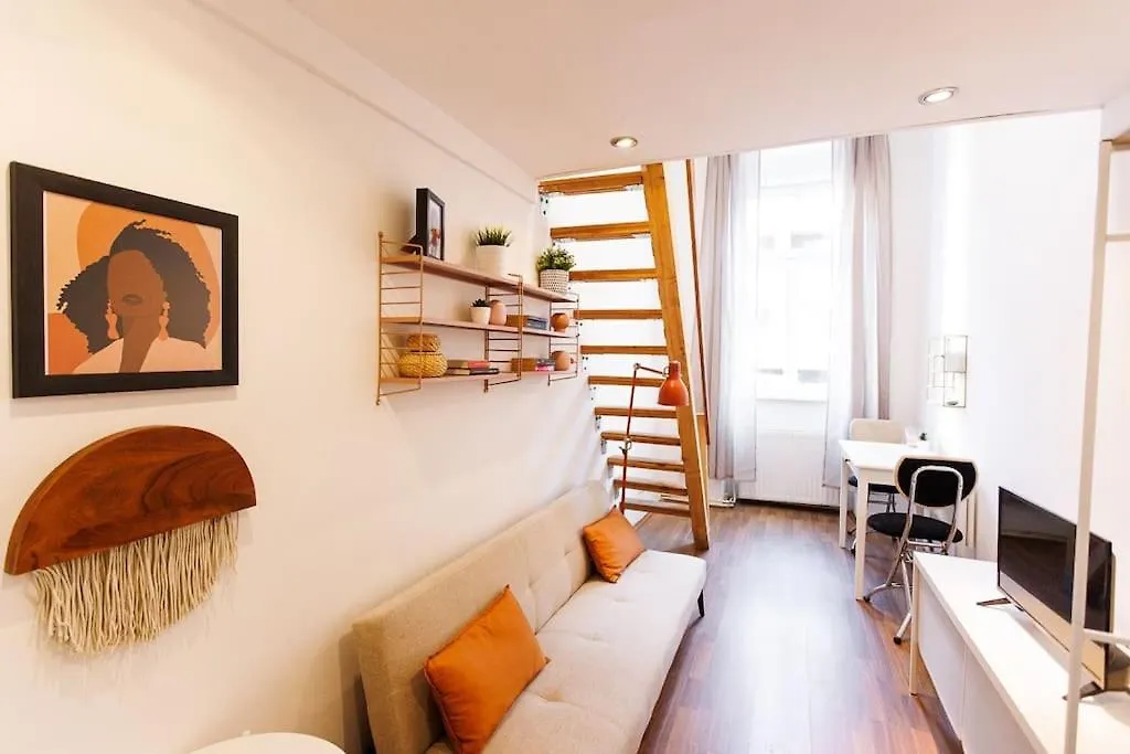 Urban Capsule Apartment - Near Mariahilfer Strasse location