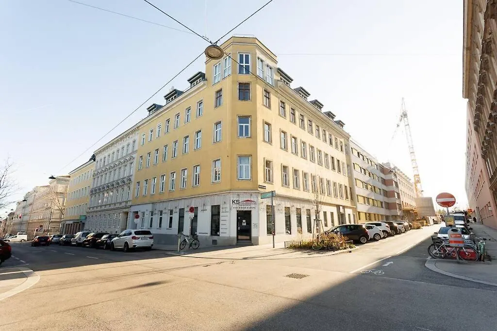 Urban Capsule Apartment - Near Mariahilfer Strasse Vienna Austria